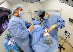 Surgery to correct the nasal septum at an Israeli clinic